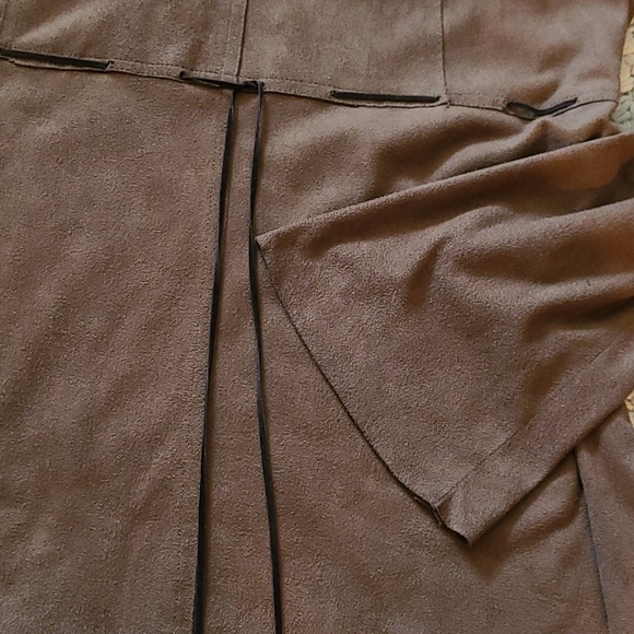 SALE TODAY BEAUTIFUL SUEDE BROWN COWGIRL TOP. - Picture 12 of 16